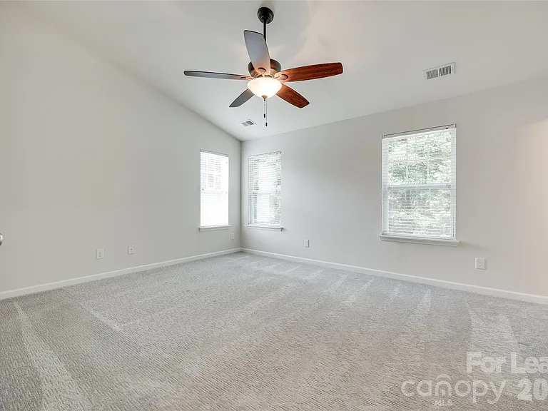 1430 Harpers Inlet Dr — Photo 17