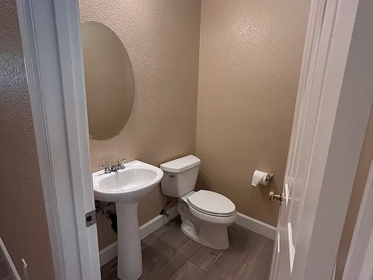 111 Aldeburgh Cir — Photo 15