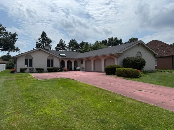 476 Hiawatha Trl, Wood Dale, IL 60191