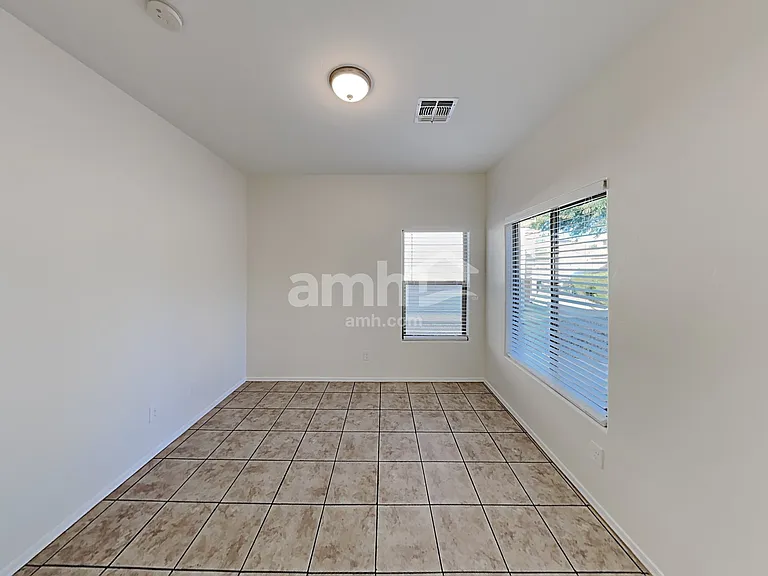 124 E Calle Puente Azul — Photo 12
