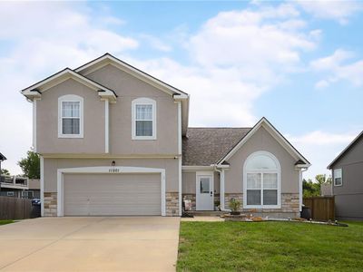 11501 E 207th Cir, Peculiar, MO, 64078