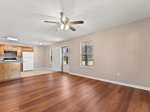 3rd image of 80 Dogwood Ln APT 3