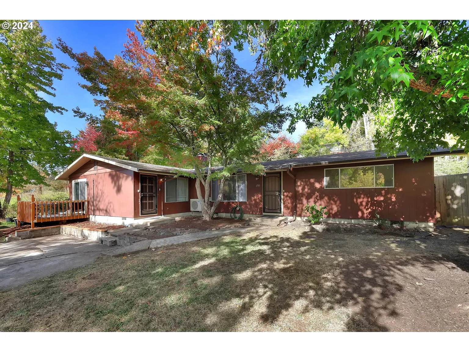 1795 Lorane Hwy photo 1