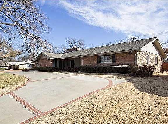 2nd image of 5801 S Columbia Pl