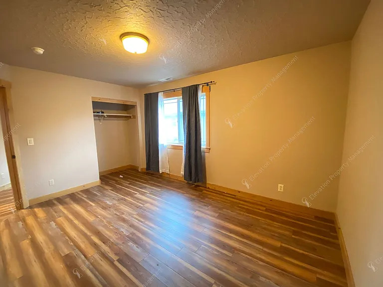 20187 Merriewood Ln — Photo 12
