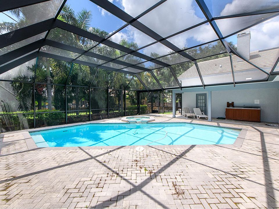 1st image of 4760 Coconut Palm Cir NE