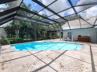 4760 Coconut Palm Cir NE, Saint Petersburg, FL 33703