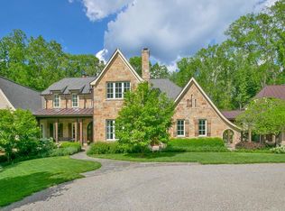 203 Carrwood Rd, Great Falls, VA 22066