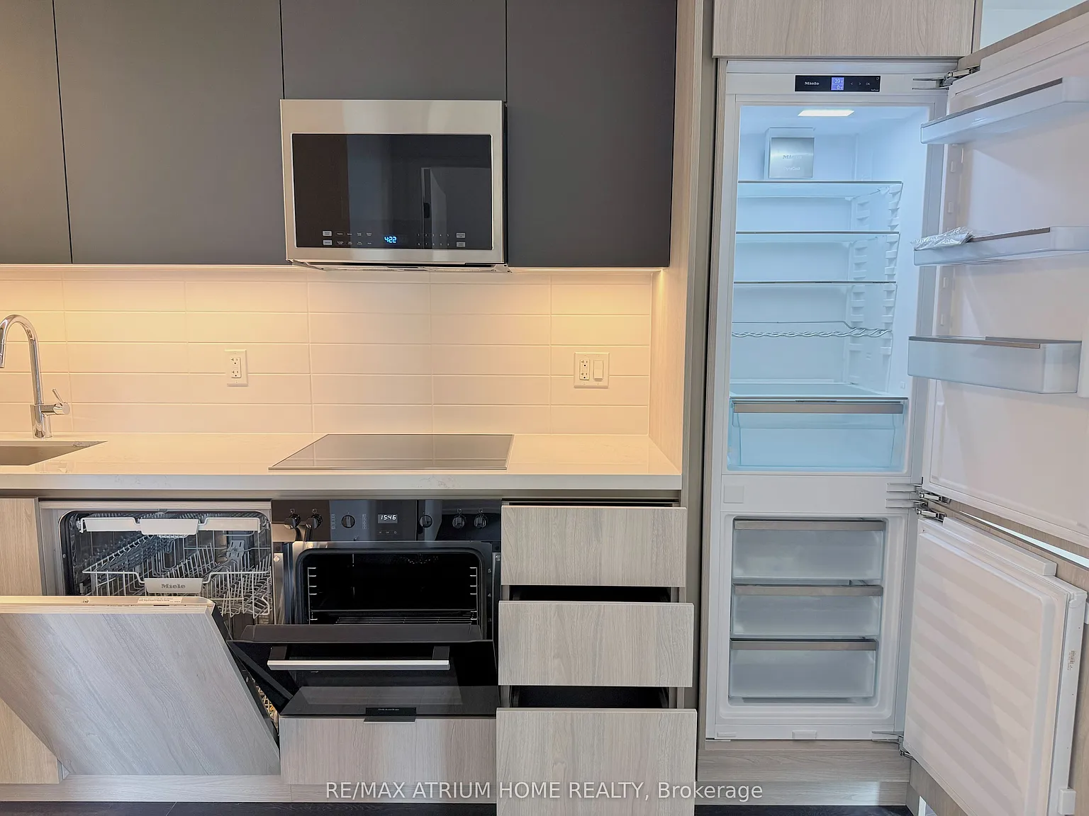 2 bed, $3,200 — Photo 2