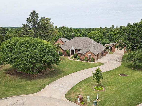 3rd image of 16317 Roserock Cir