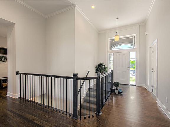 4th image of 1050 Fir Ln
