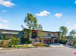 1120 El Medio Ave, Pacific Palisades, CA 90272