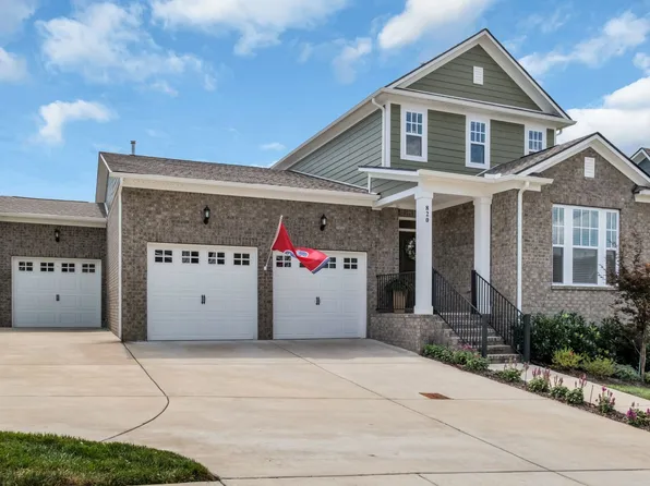 820 Rockwell Dr, Hendersonville, TN 37075