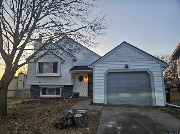 5612 N 107th St, Omaha, NE 68134