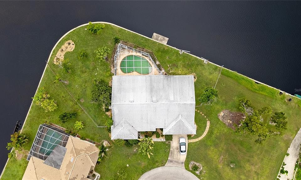 1st image of 585 Belvedere Ct