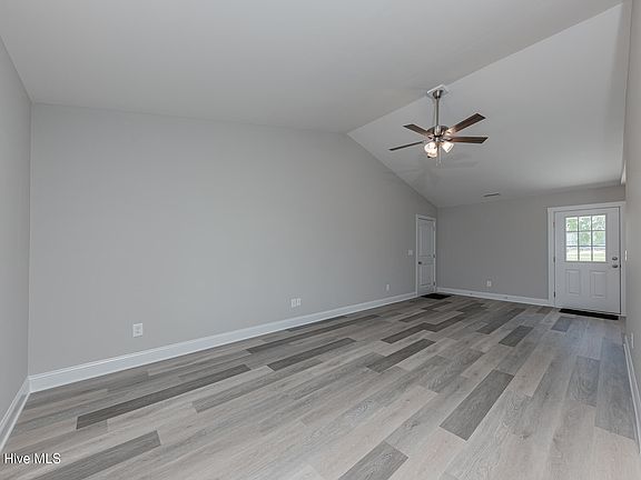 3rd image of 486 Stella Road