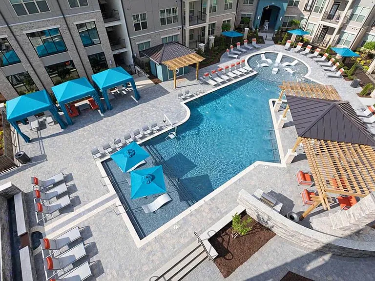 Avia Luxury Apartments — Photo 4