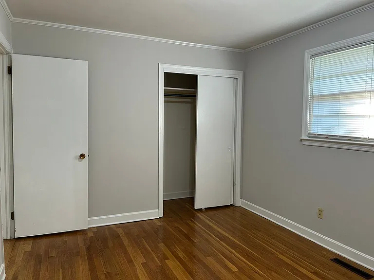 523 Colonial Dr — Photo 23
