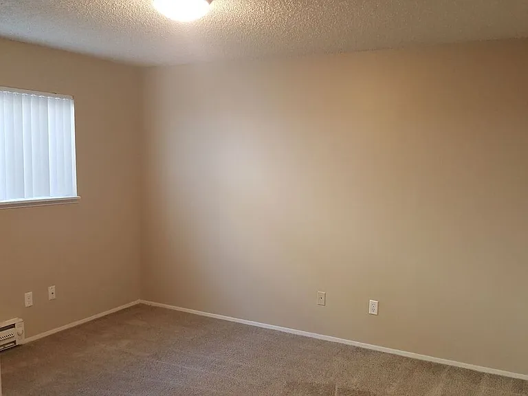 Tristin Square Apartments — Photo 32