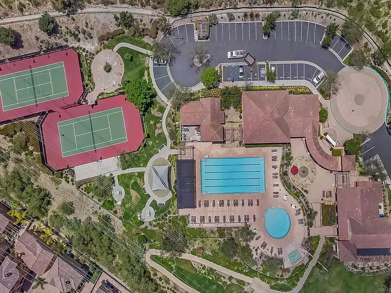 2901 Escala Cir — Photo 22