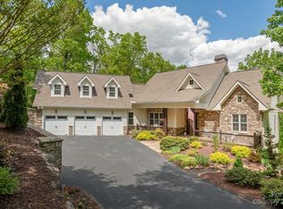 105 Ridge Ln, Flat Rock, NC 28731