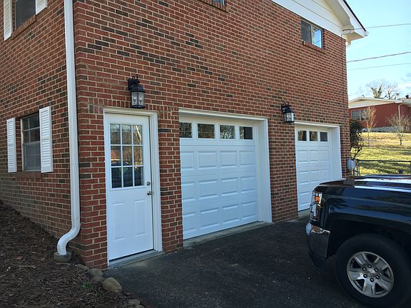 3rd image of 2300 Arroyo Dr
