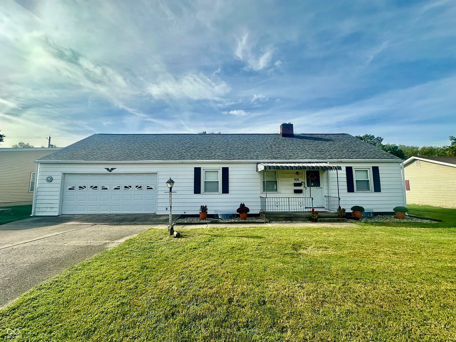 918 Orchard Dr photo 1