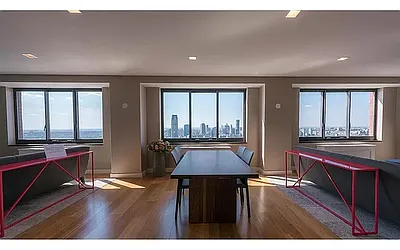 Rented by R New York