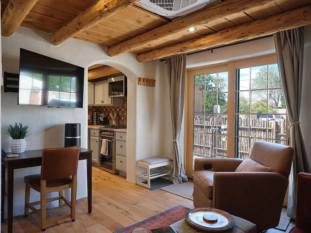1 bed, 350 sqft, $1,800 — Photo 3