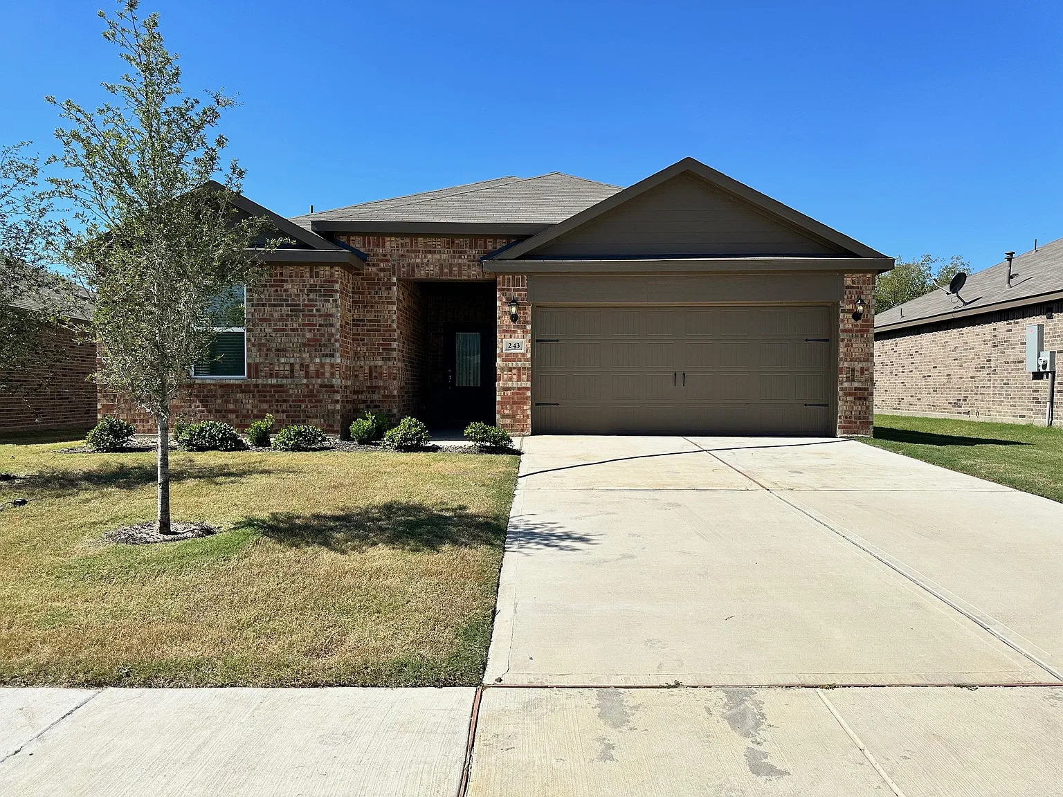 4 bed, 1801 sqft, $2,395 — Photo 1