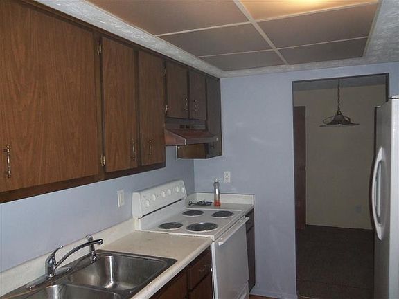 3rd image of 5719 Troy Villa Blvd