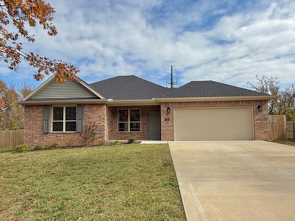 1st image of 10 Lathrop Ln