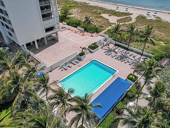 Pool, Deck, Covered Lounging
