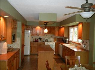 2154 White Oak Ct, Holland, OH 43528