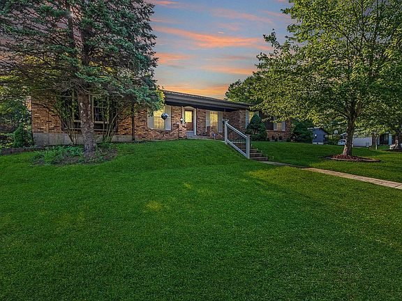 2nd image of 9280 Roger Lee Ln