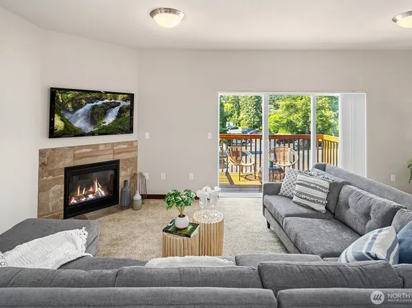 7236 212th Street SW #B, Edmonds, WA 98026