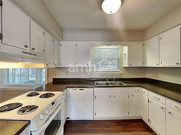 3rd image of 12631 Delman Ln