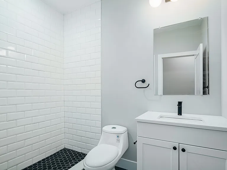 2709 W Jefferson St #B — Photo 12