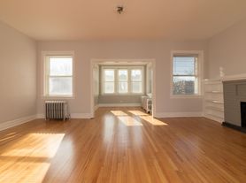 4709 N Washtenaw Ave, Chicago, IL