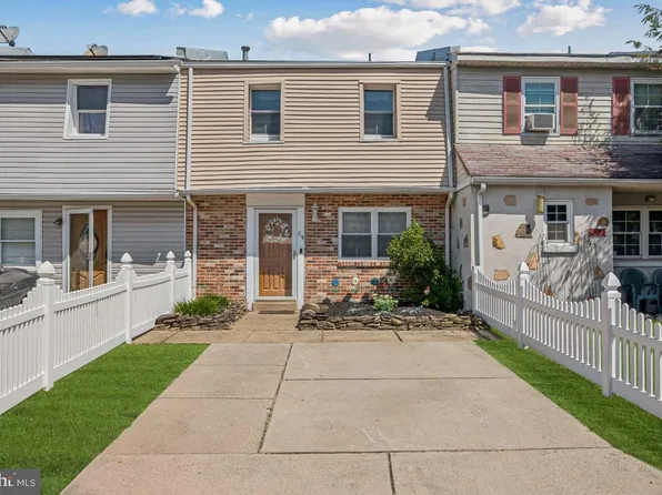 54 Colonial Square Pl, Lindenwold, NJ 08021