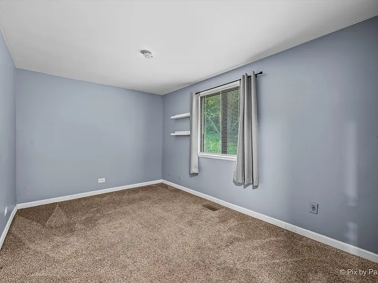 1435 Millbrook Ct — Photo 14