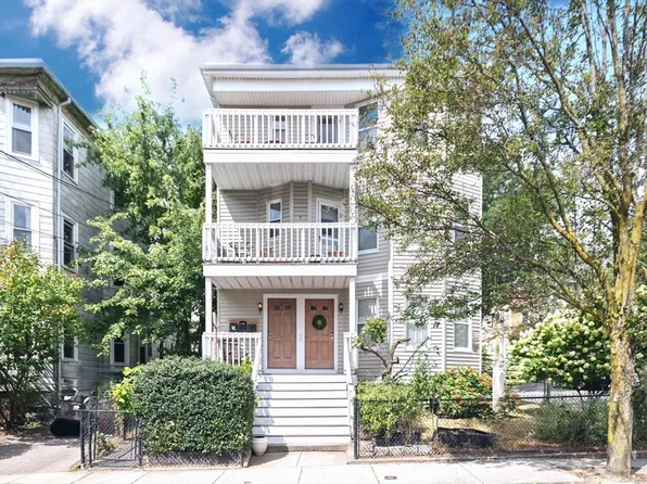 30 School St #3, Somerville, MA 02143