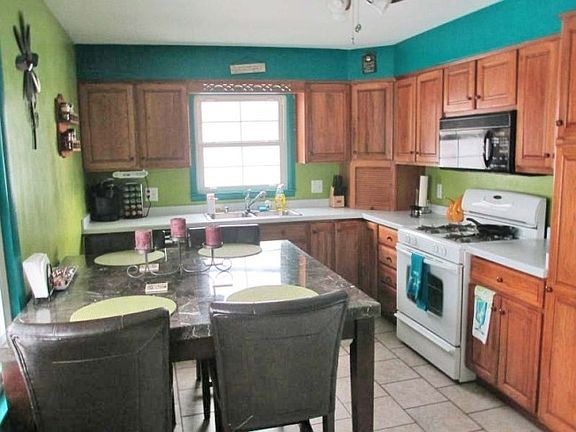 4th image of 1142 N Lexington Dr