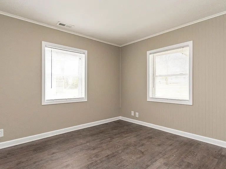 121 N Roosevelt St — Photo 6