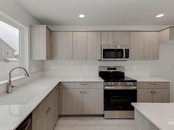 5th image of 2330 N Honeysuckle Ave