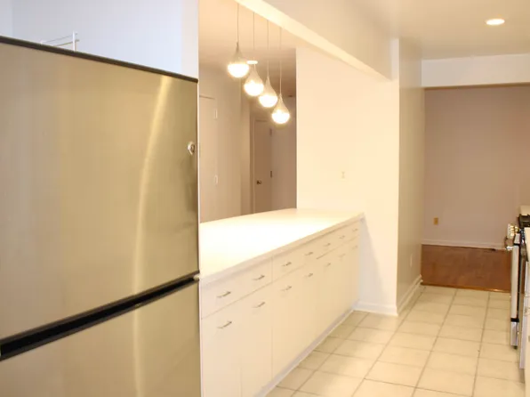 38 East 21st Street image 2 of 12