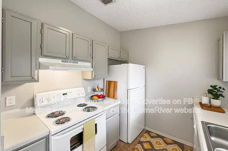 3 bed, 2.0 bath, 1075 sqft, $1,495 — Photo 4
