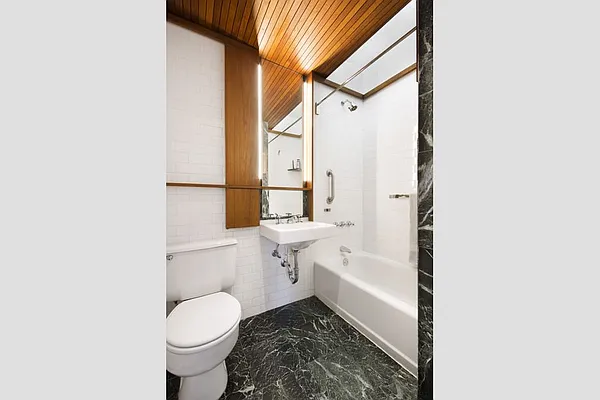 Sold by Stribling | media 24