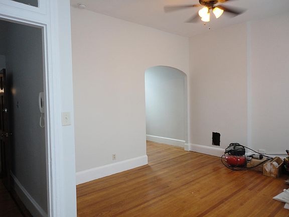 4th image of 2351 E Cumberland St #2F