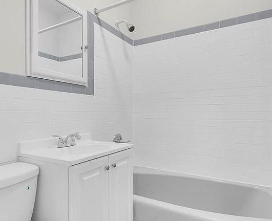 5th image of 318 W 101st St APT 9
